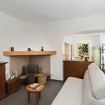 Lucrecia By Interhome